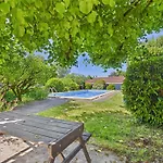 Mitoyen Pour 4 Avec Piscine Commune *